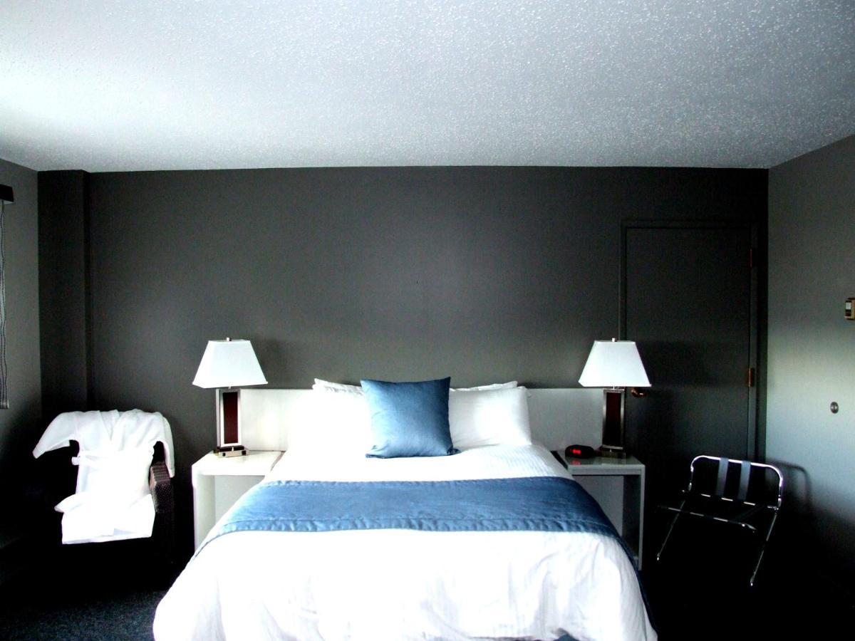 Lakeland Inn Hotel Cold Lake Bilik gambar