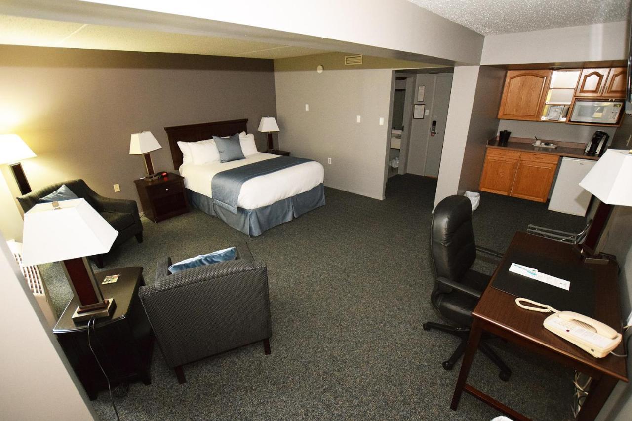 Lakeland Inn Hotel Cold Lake Luaran gambar