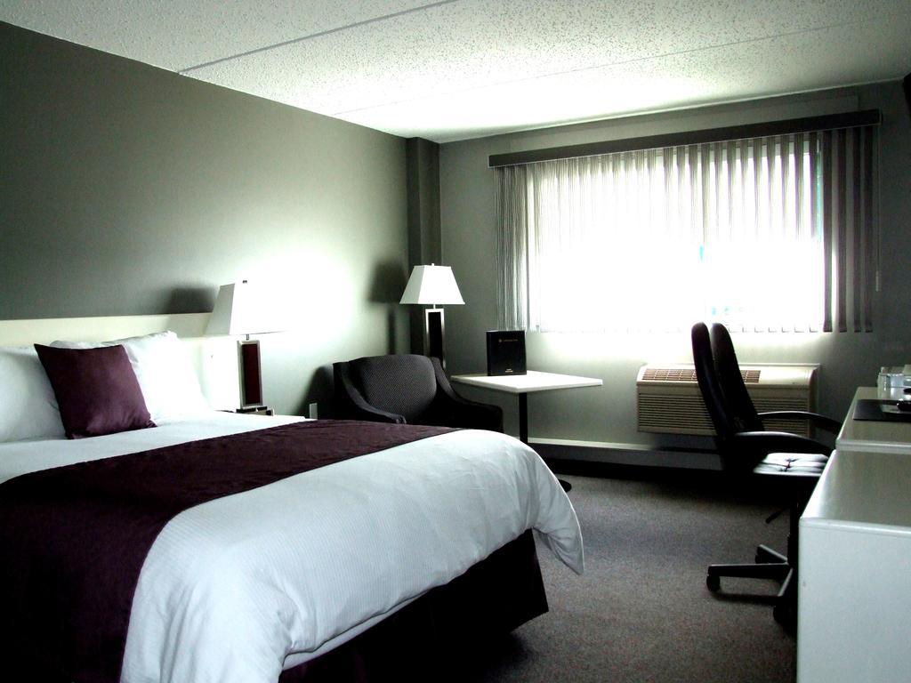Lakeland Inn Hotel Cold Lake Luaran gambar