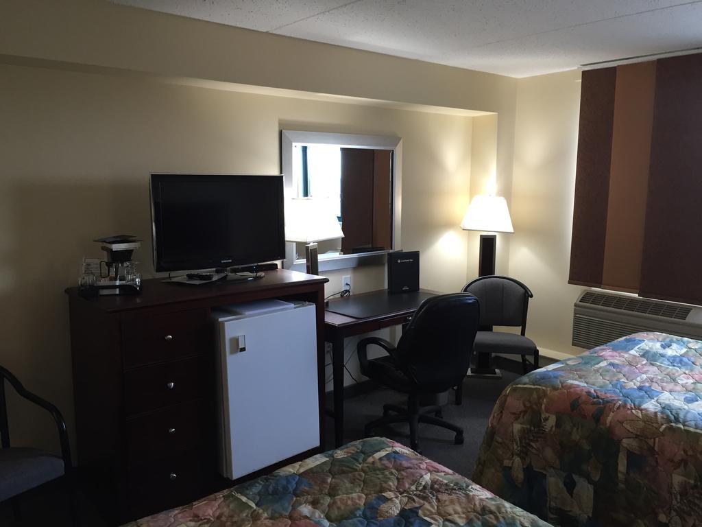 Lakeland Inn Hotel Cold Lake Luaran gambar