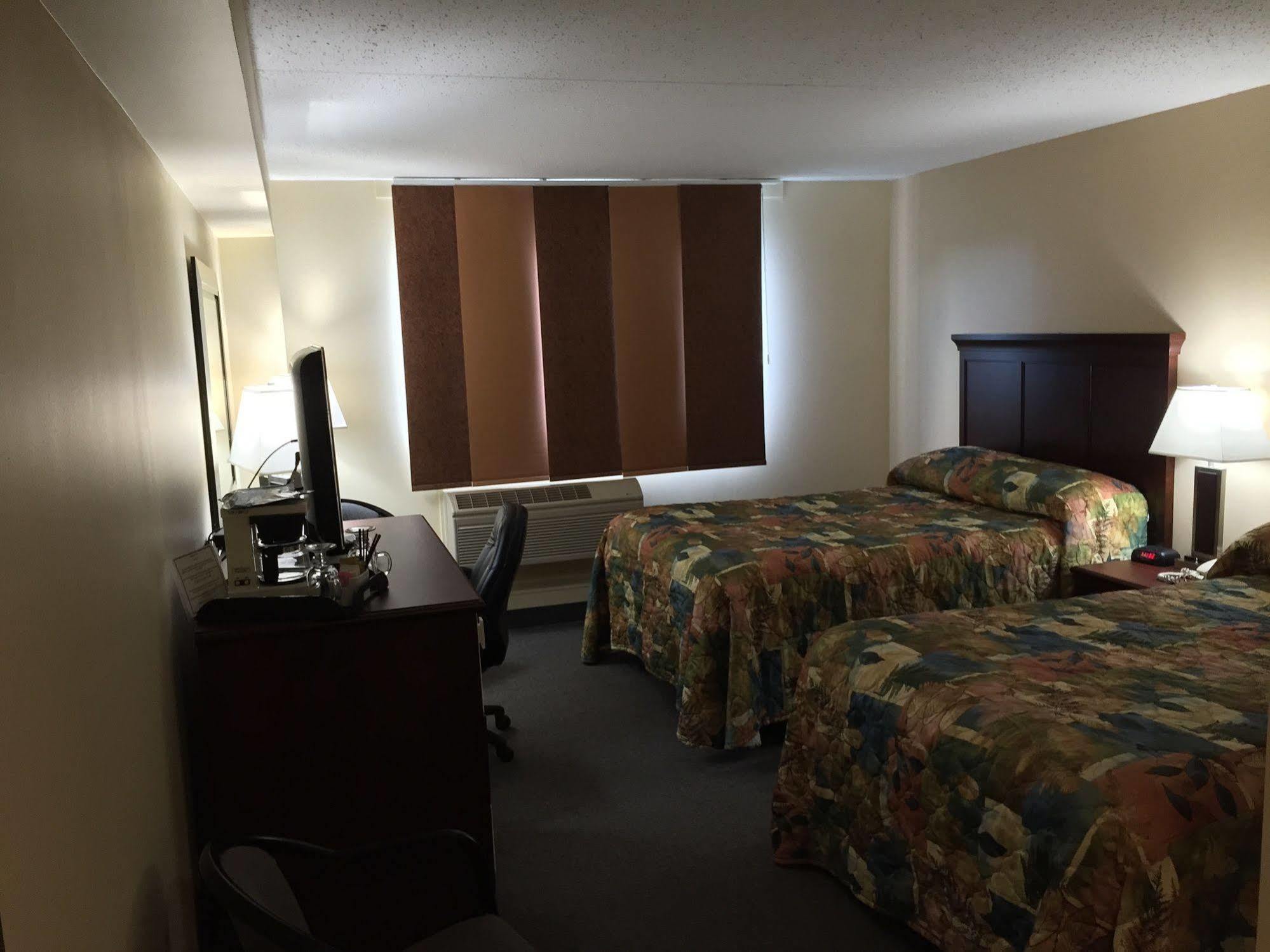 Lakeland Inn Hotel Cold Lake Luaran gambar