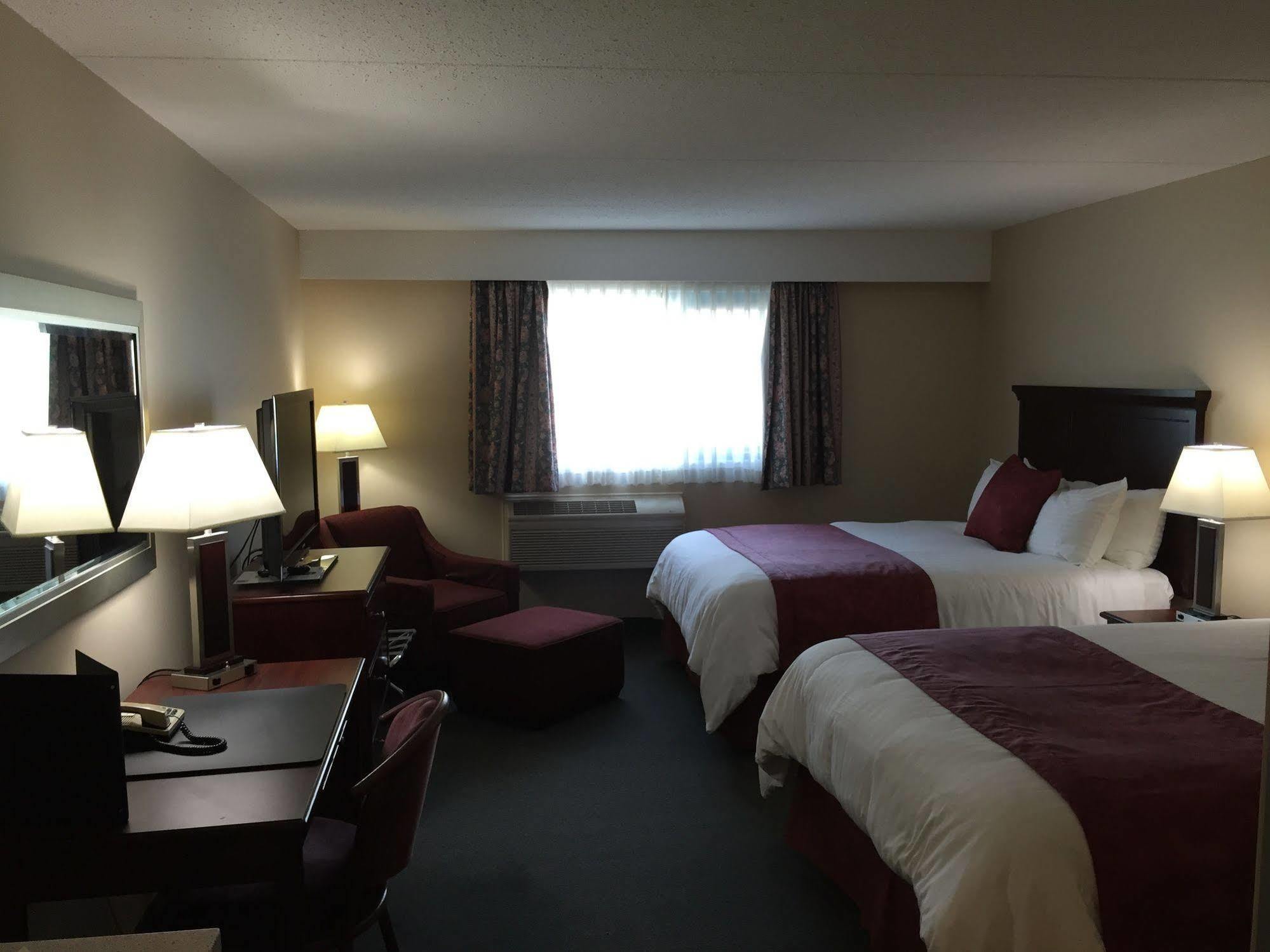 Lakeland Inn Hotel Cold Lake Luaran gambar